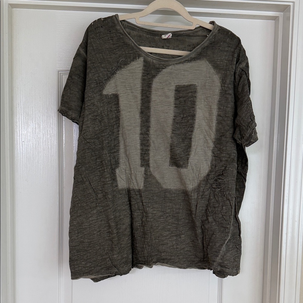 Magnolia Pearl tee shirt